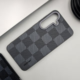 Samsung Galaxy S25 Carbon Fibre Checks Pattern Slim Case